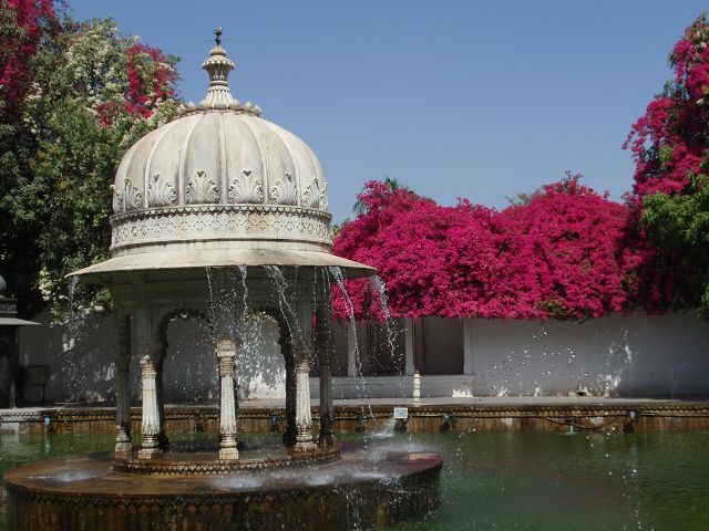 SahelionKiBari Bagh Garten + Swimmingpool für die Prinzessinen
